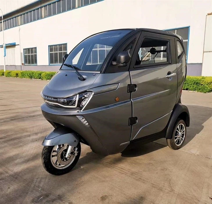 Enclosed Cabin Type L2e Electric Motor Tricycle