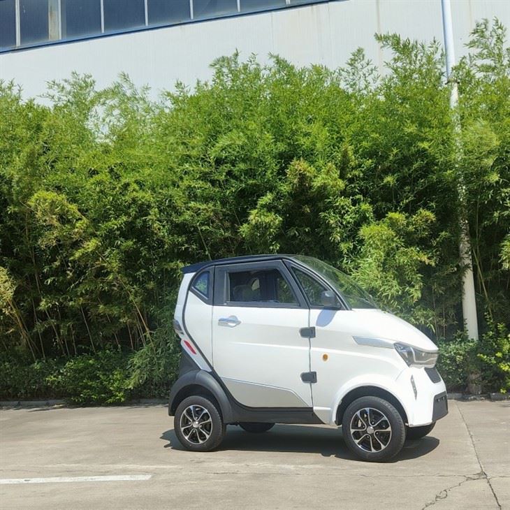 Runhorse E-mobility 4-wheel 100km-200km Mini Electric Car For Passenger Runhorse E-mobility 4-wheel 100km-200km Mini Electric Car For Passenger